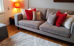 The Bath House Boutique B&B - In-Room Breakfast - Free Parking